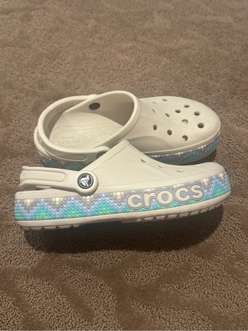 CROCS White Clog with Iridescent Mermaid-Scale Band